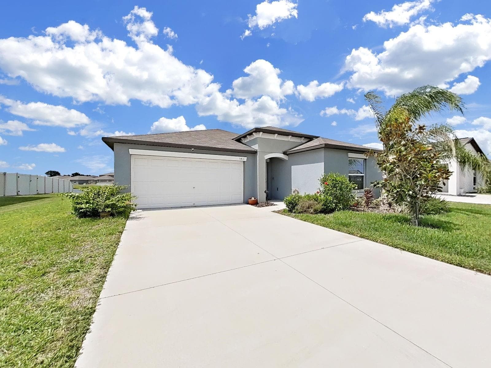 5413 BLUE AZURE DRIVE — photo 2 of 46