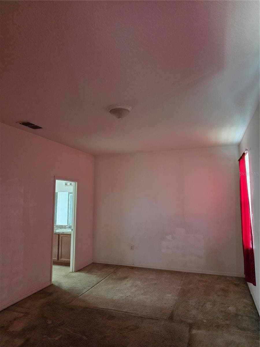 100 HIGHLAND MEADOWS STREET — photo 8 of 19