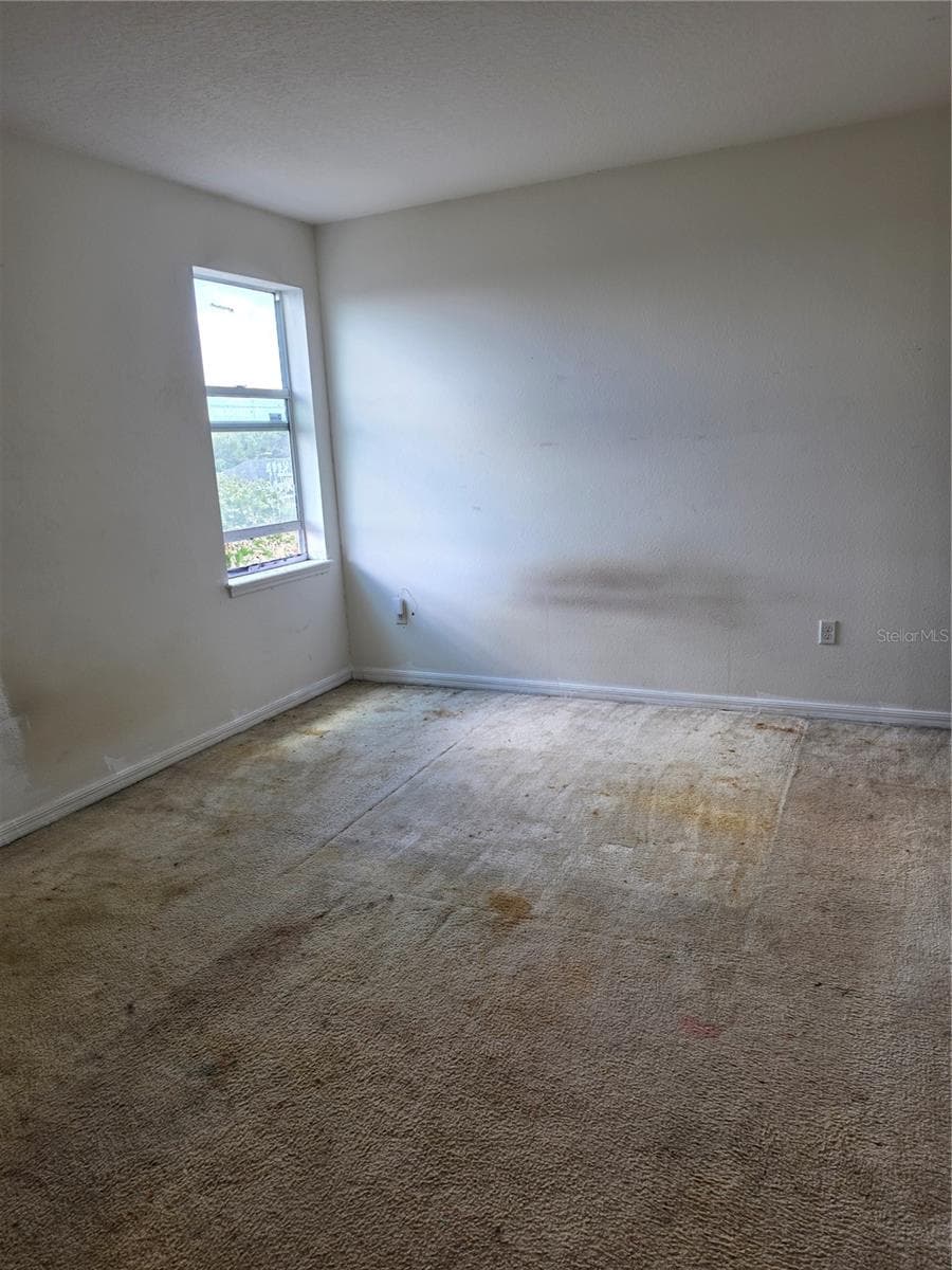 100 HIGHLAND MEADOWS STREET — photo 13 of 19