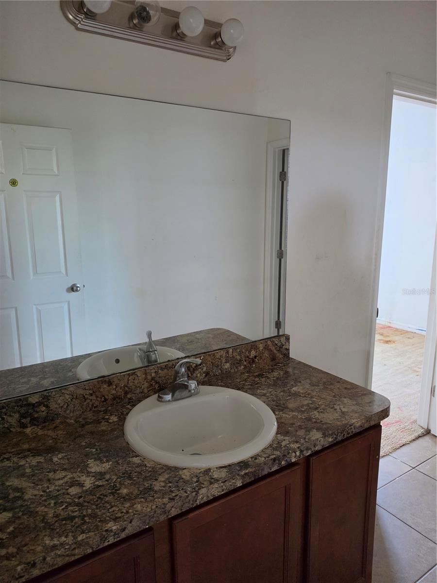 100 HIGHLAND MEADOWS STREET — photo 15 of 19