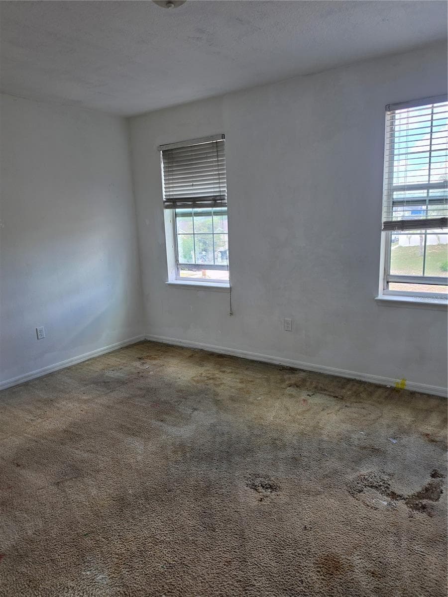 100 HIGHLAND MEADOWS STREET — photo 14 of 19