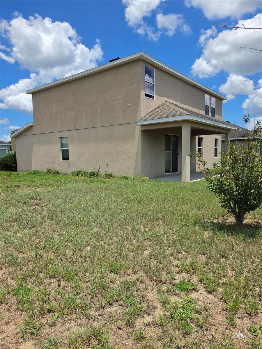 100 HIGHLAND MEADOWS STREET — photo 3 of 19
