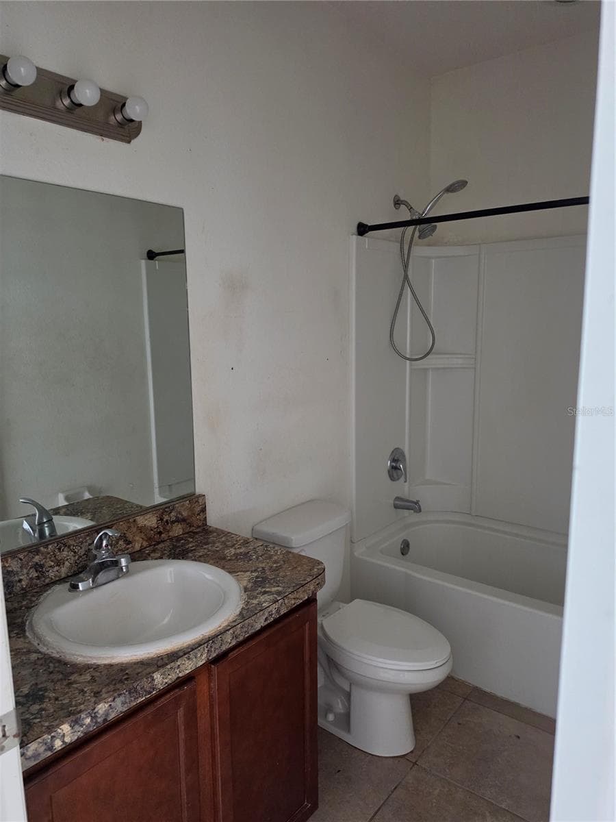 100 HIGHLAND MEADOWS STREET — photo 12 of 19