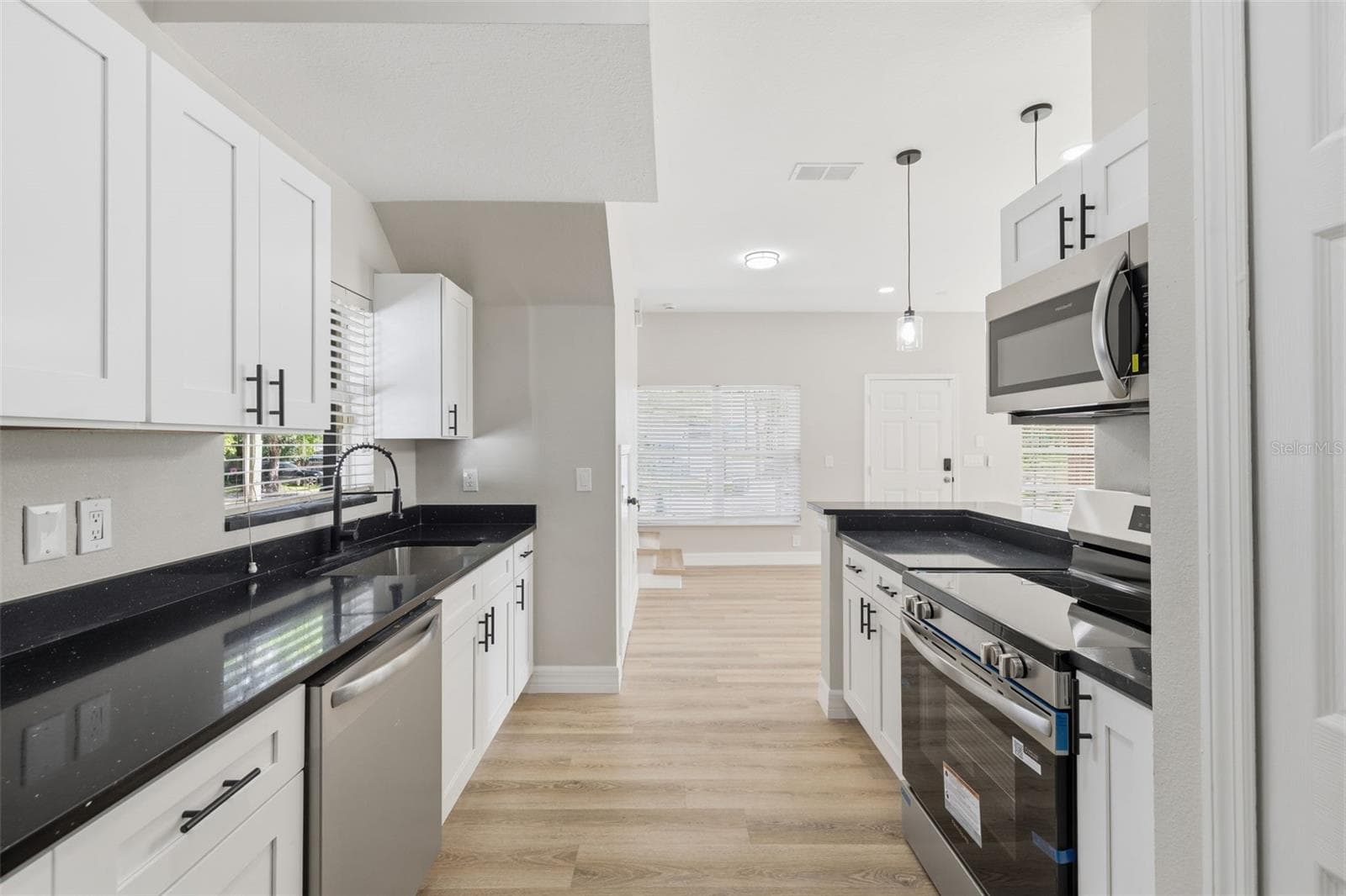 319 HANLON STREET — photo 10 of 21