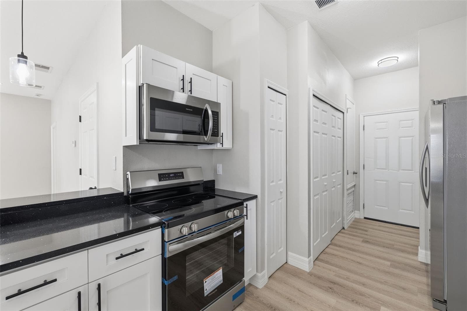 319 HANLON STREET — photo 8 of 21