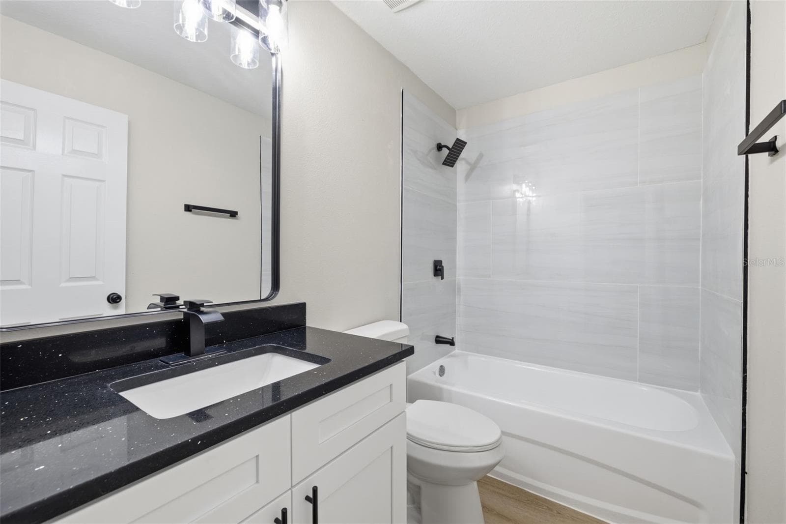 319 HANLON STREET — photo 16 of 21