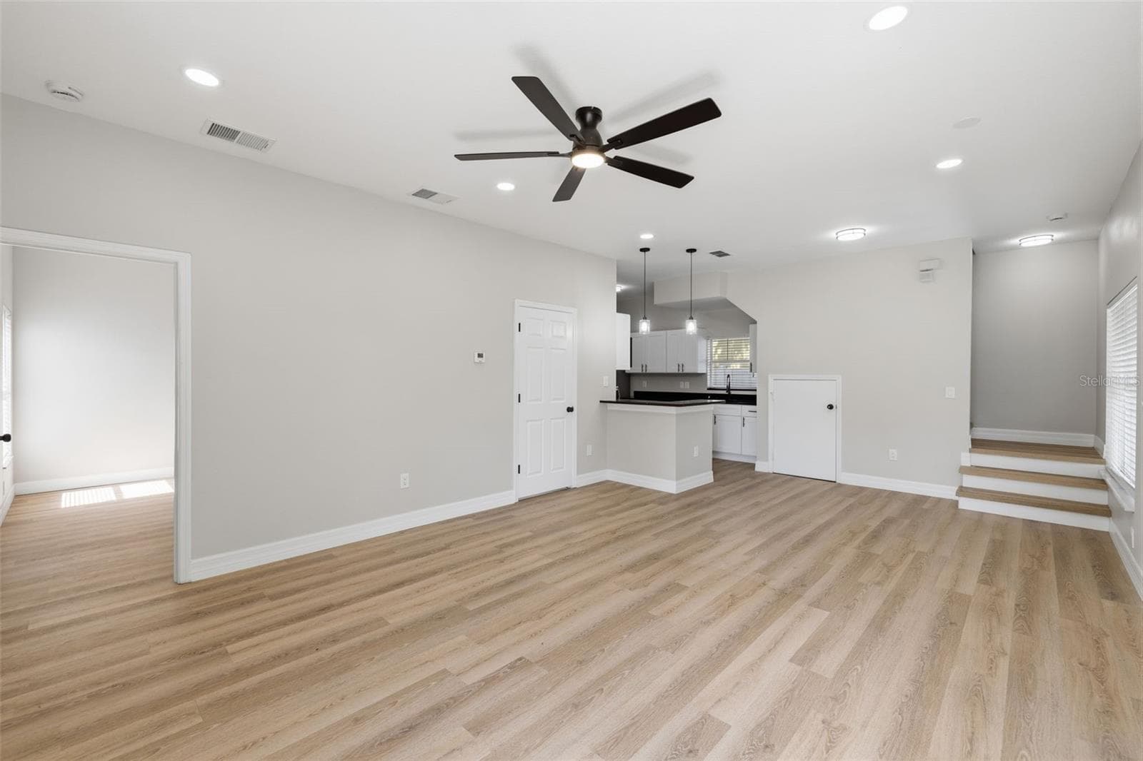 319 HANLON STREET — photo 5 of 21