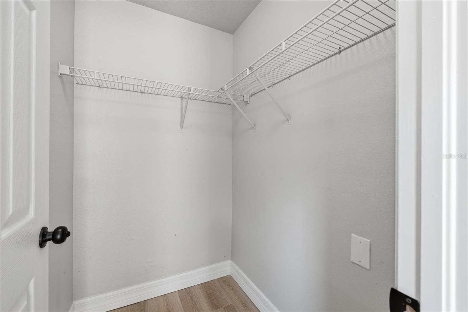 319 HANLON STREET — photo 14 of 21