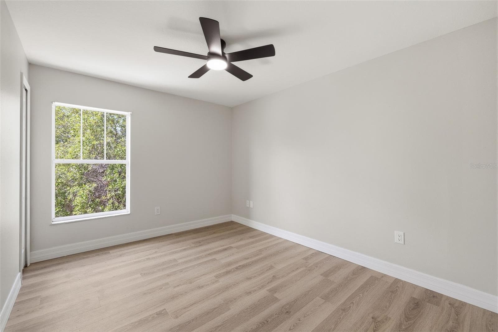 319 HANLON STREET — photo 15 of 21
