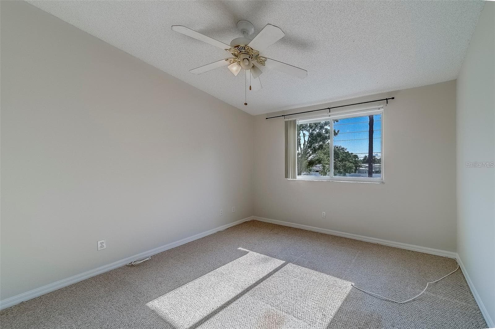9209 JAKES PATH — photo 33 of 42