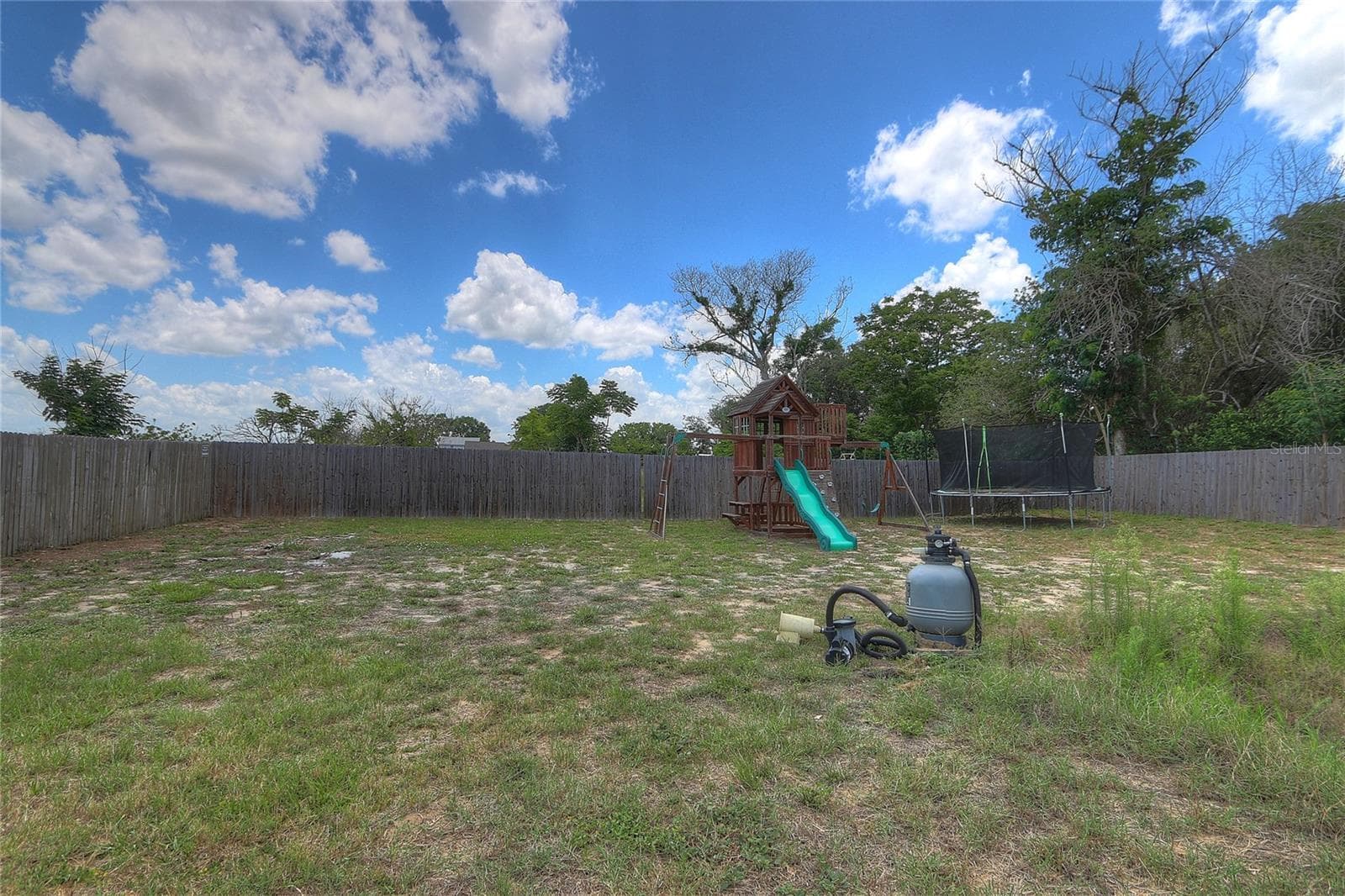 110 PLUM AVENUE — photo 33 of 42