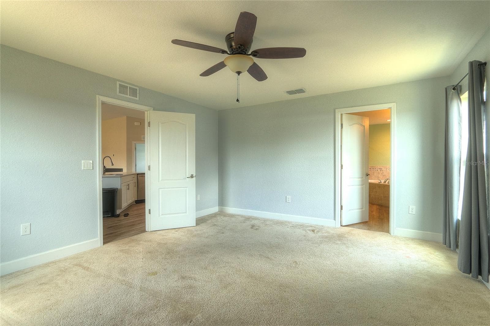 110 PLUM AVENUE — photo 20 of 42