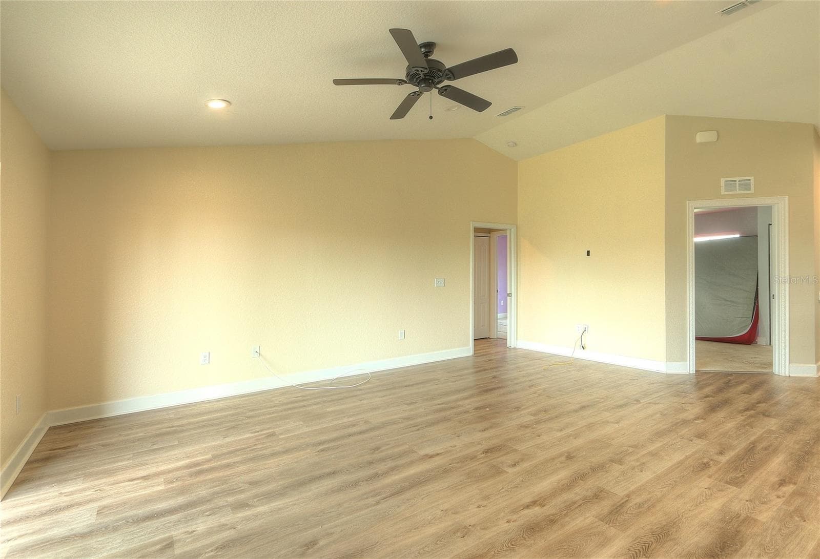 110 PLUM AVENUE — photo 13 of 42