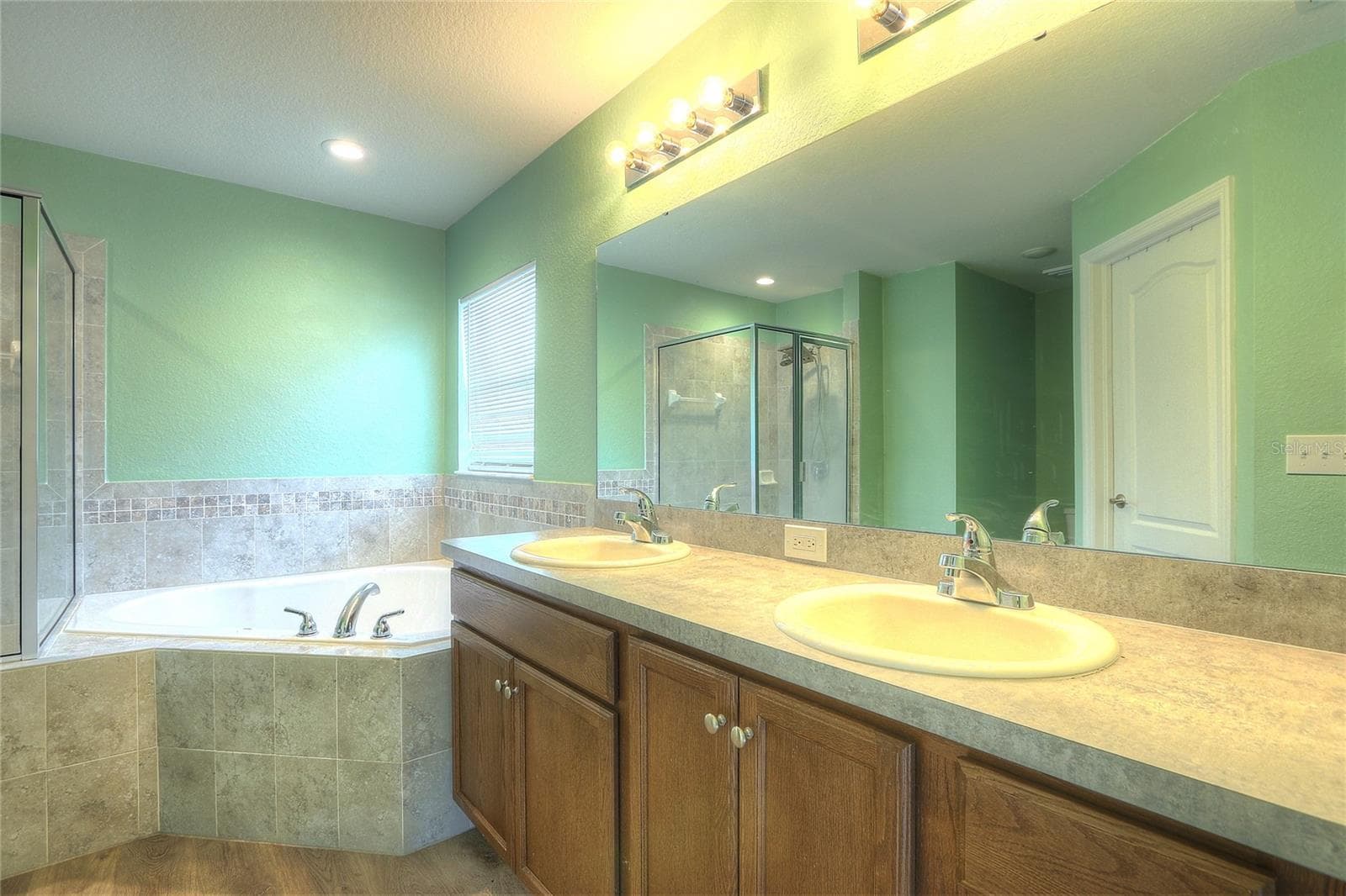 110 PLUM AVENUE — photo 21 of 42