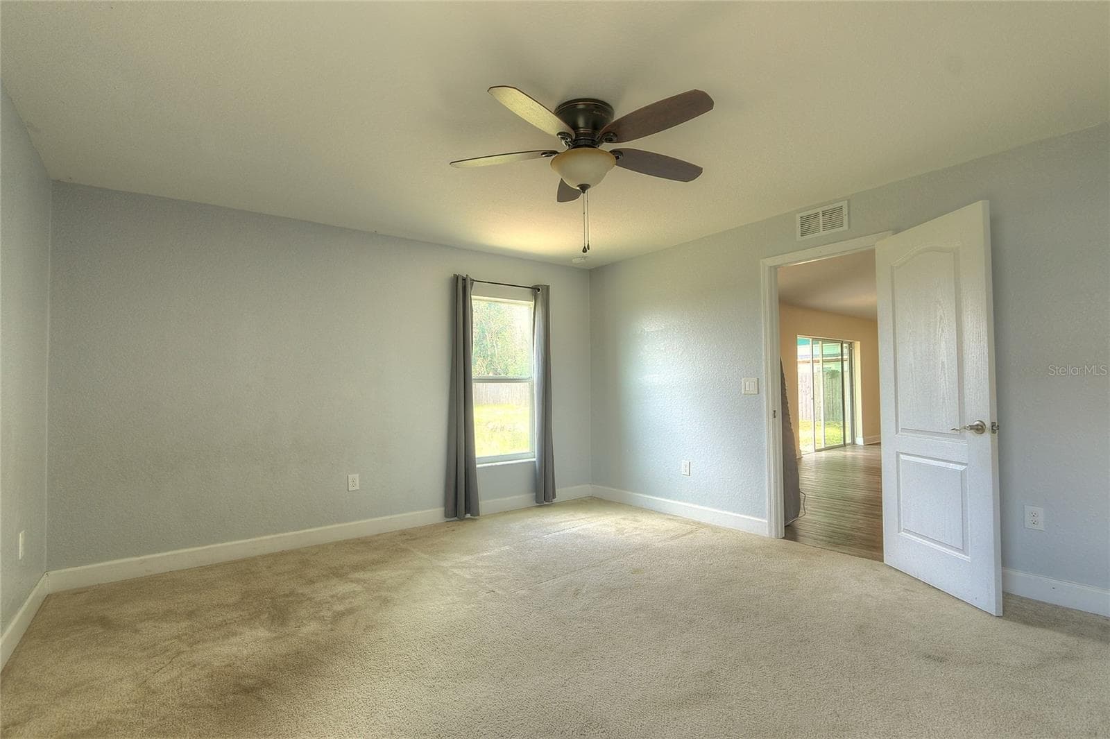 110 PLUM AVENUE — photo 17 of 42