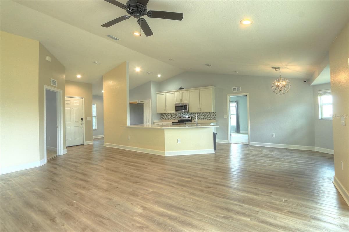 110 PLUM AVENUE — photo 3 of 42