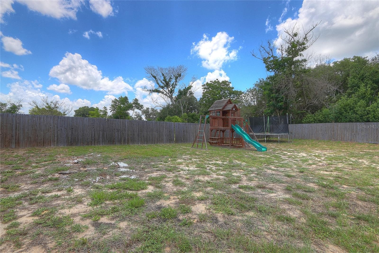 110 PLUM AVENUE — photo 32 of 42