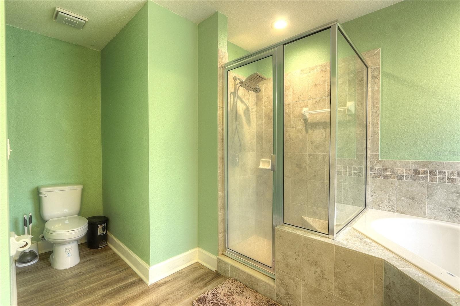 110 PLUM AVENUE — photo 23 of 42