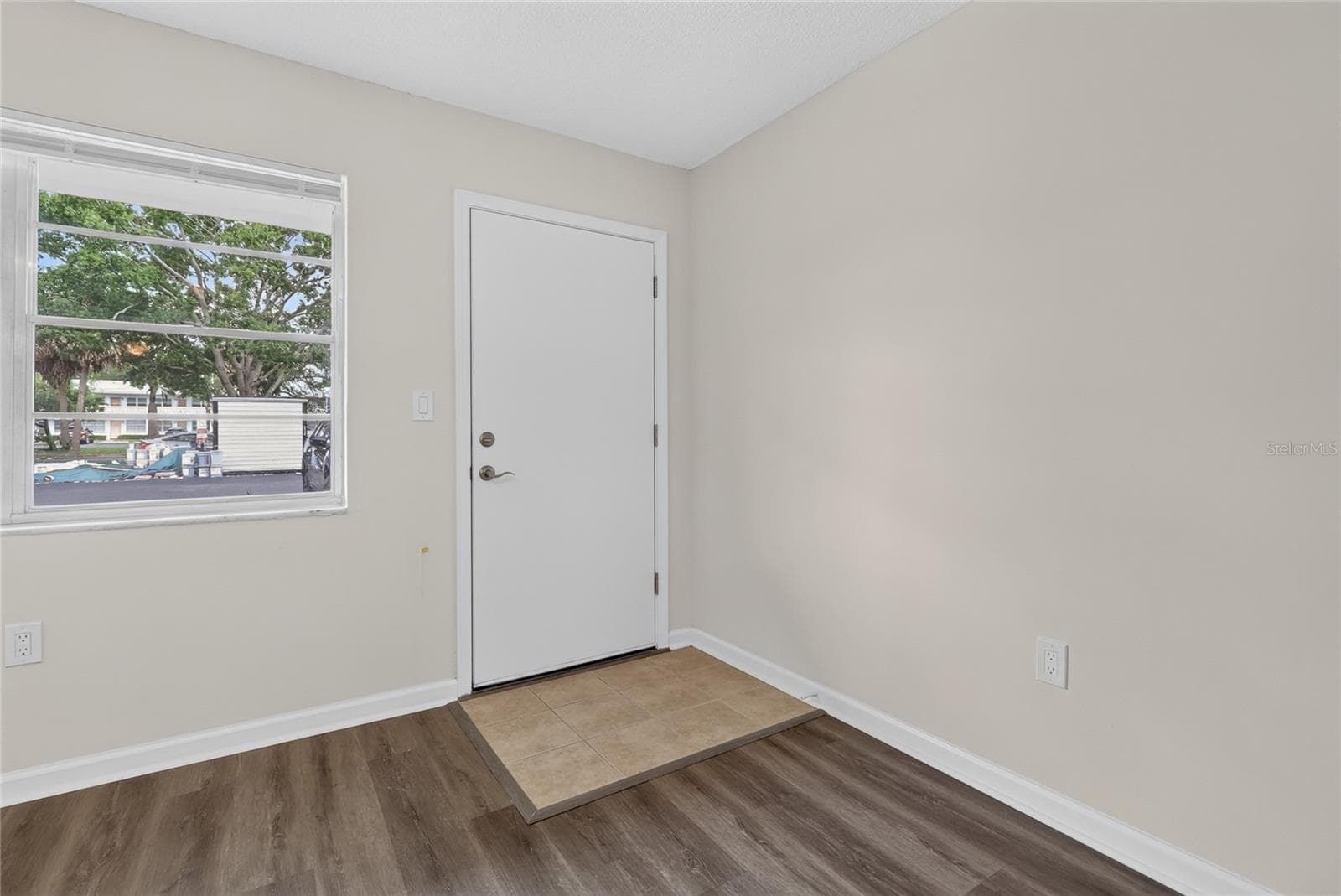 951 79TH AVENUE — photo 5 of 41