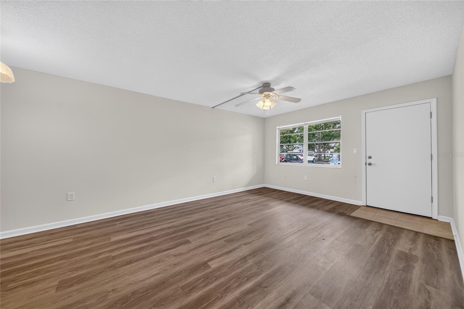 951 79TH AVENUE — photo 9 of 41