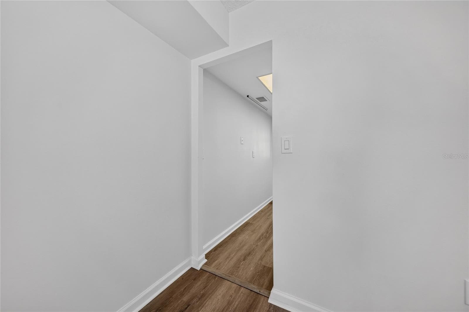 951 79TH AVENUE — photo 15 of 41