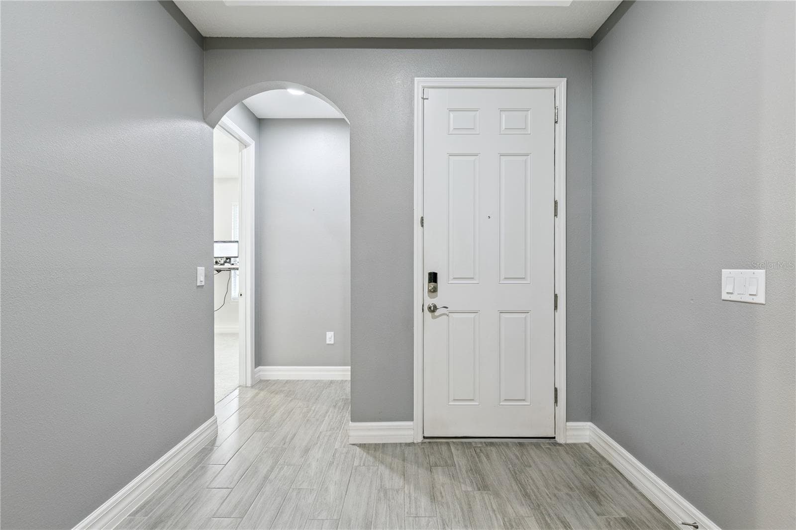 1096 WOOD DALE CIRCLE — photo 9 of 45