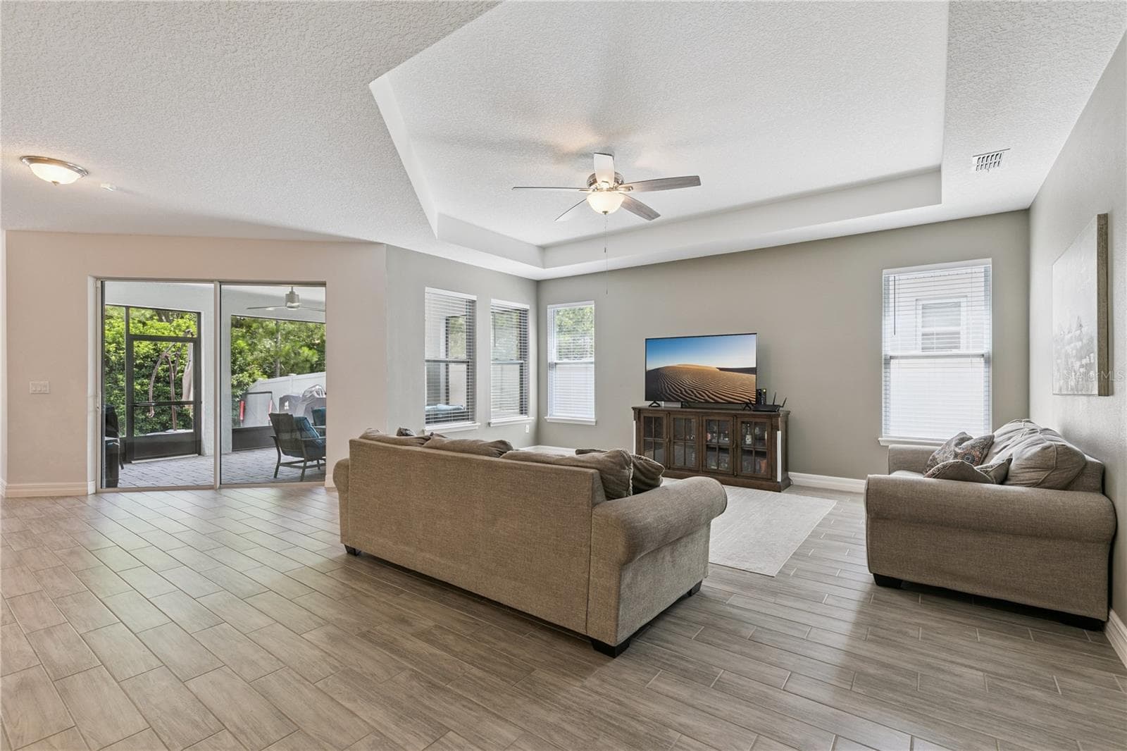 1096 WOOD DALE CIRCLE — photo 7 of 45