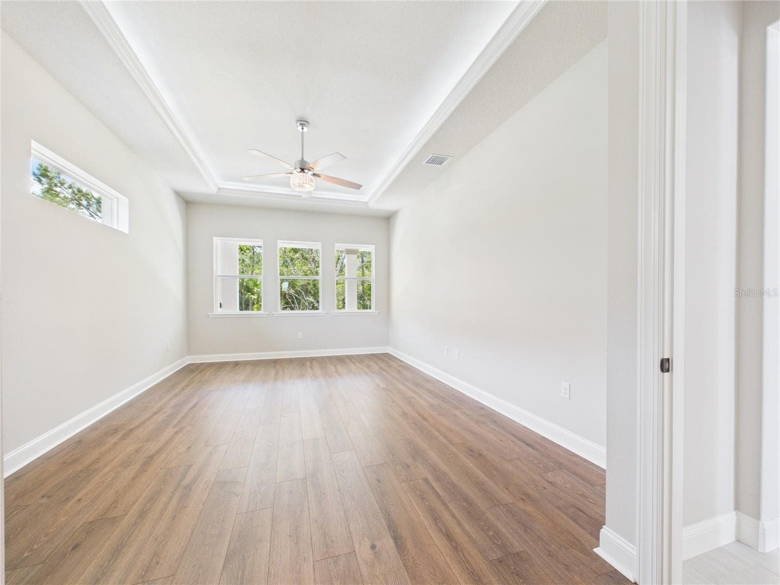 230 RIVERWALK DRIVE — photo 15 of 63