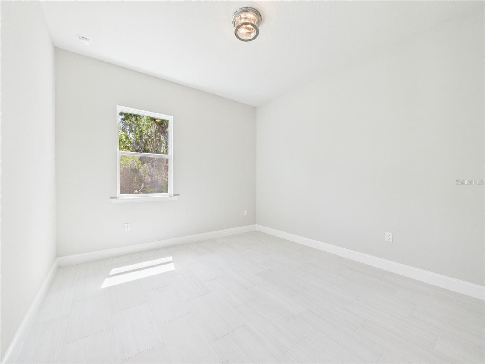 230 RIVERWALK DRIVE — photo 21 of 63