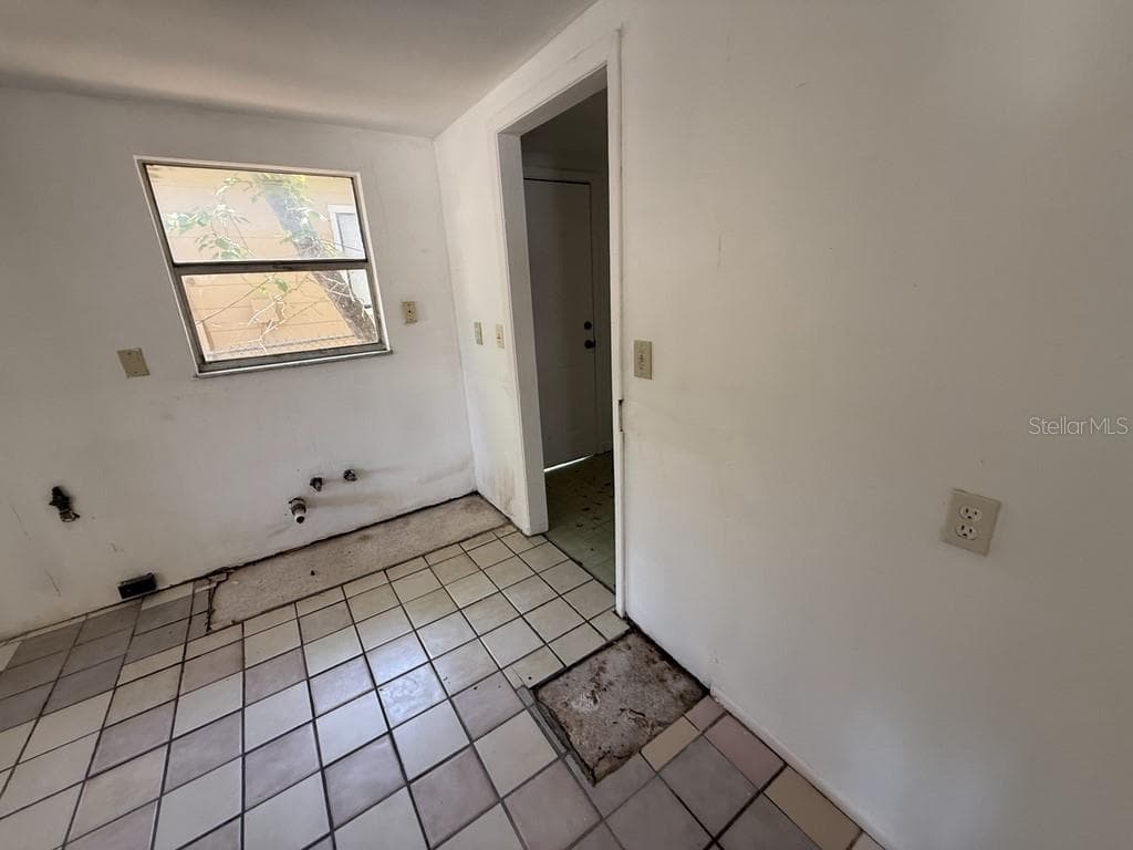 1134 ENGMAN STREET — photo 10 of 31