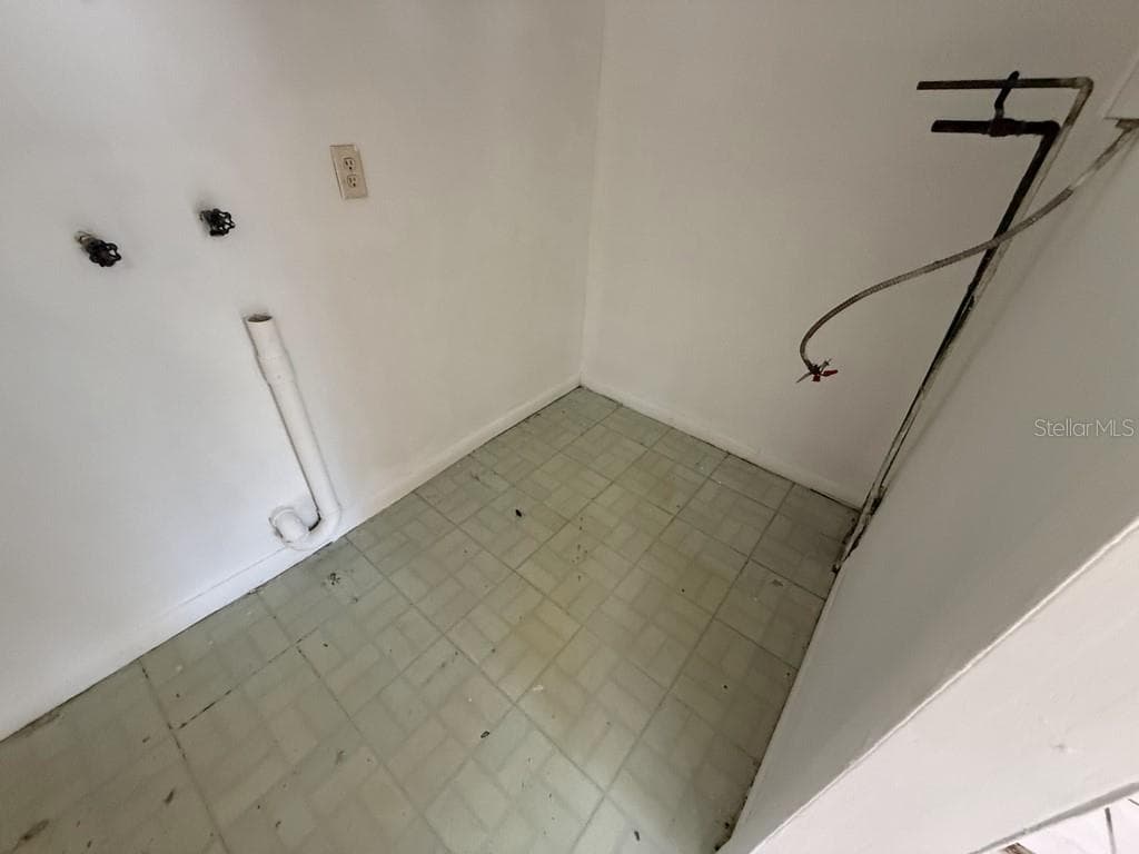 1134 ENGMAN STREET — photo 12 of 31