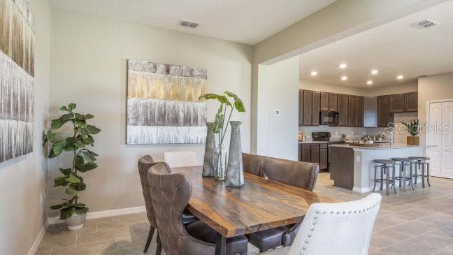 1927 TRAVELERS PALM DRIVE — photo 4 of 38