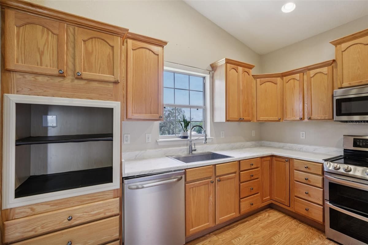 13247 CASA VERDE CIRCLE — photo 16 of 53