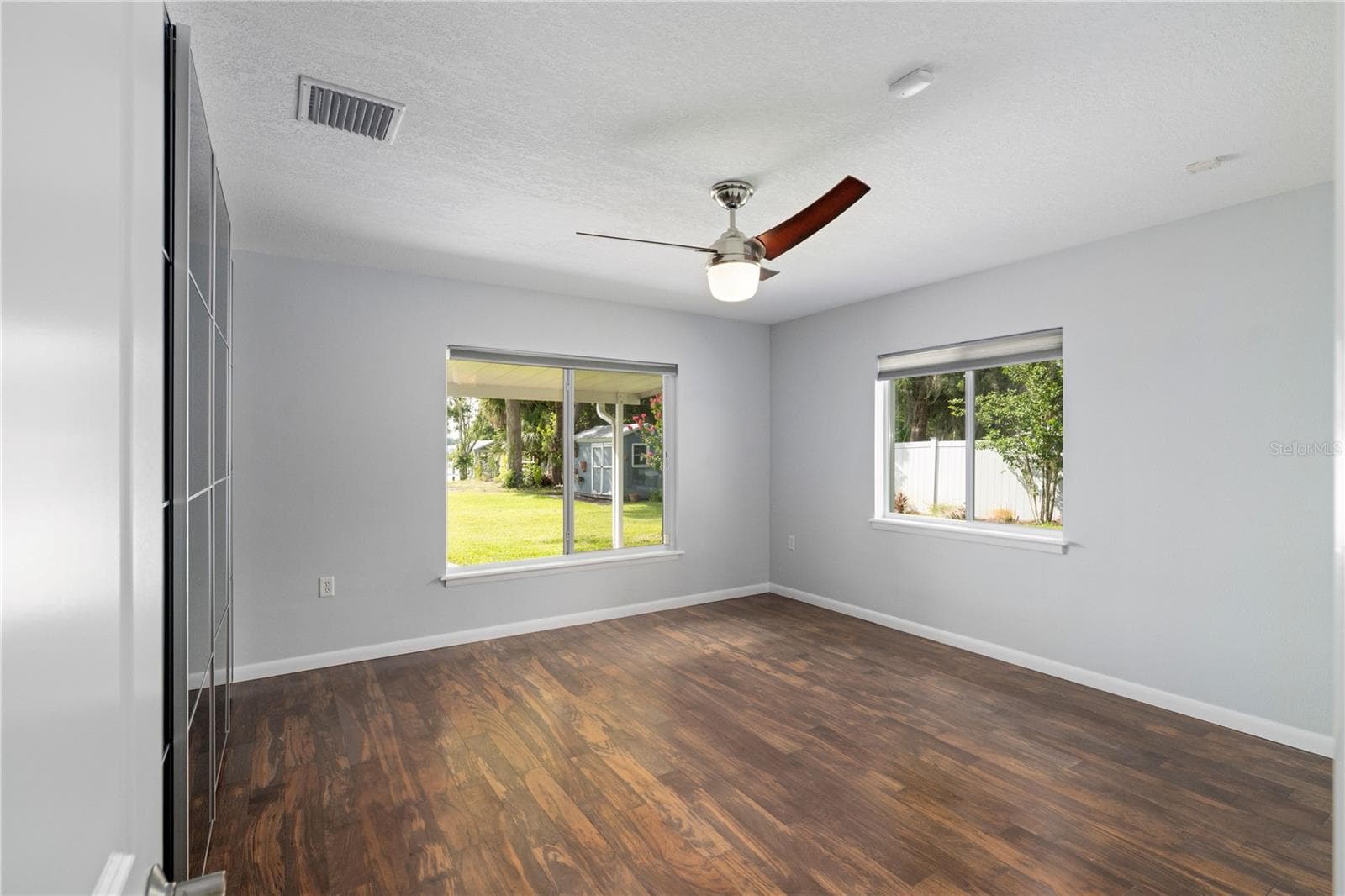 4931 DORA DRIVE — photo 44 of 98
