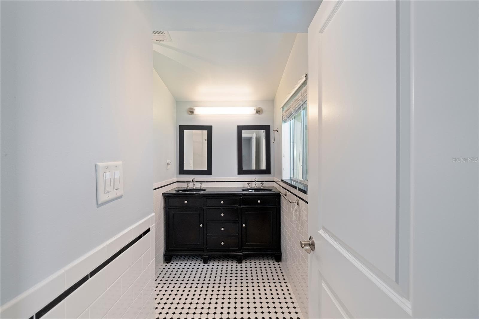 4931 DORA DRIVE — photo 50 of 98