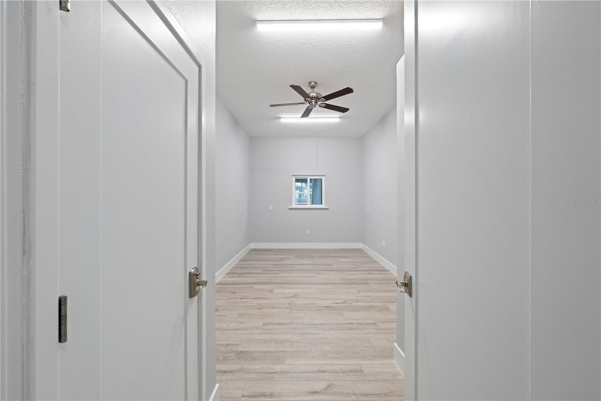 4931 DORA DRIVE — photo 41 of 98