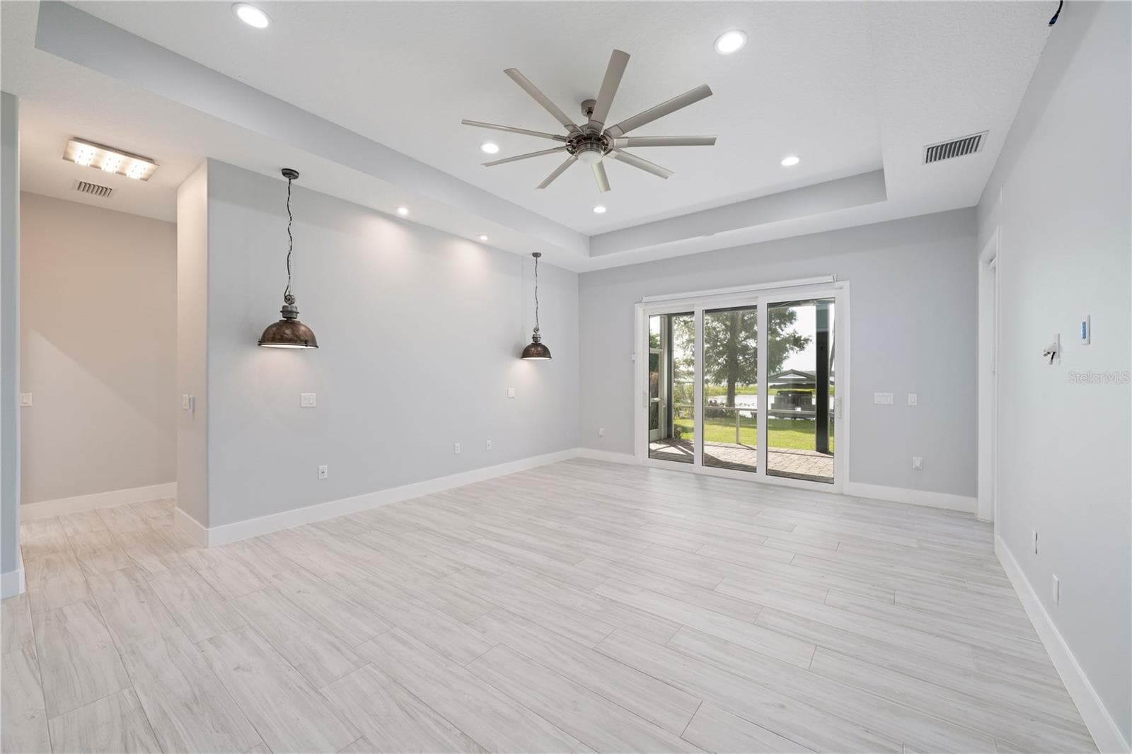 4931 DORA DRIVE — photo 31 of 98