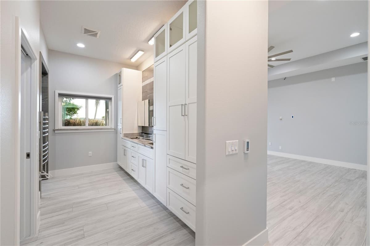 4931 DORA DRIVE — photo 34 of 98