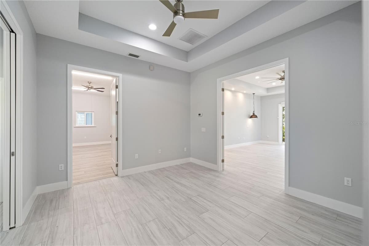 4931 DORA DRIVE — photo 25 of 98