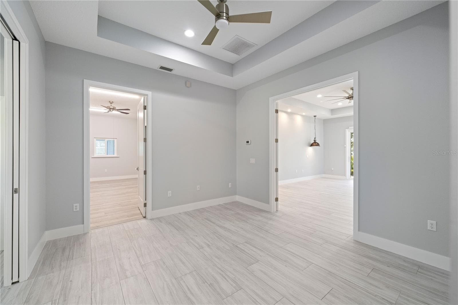 4931 DORA DRIVE — photo 25 of 98