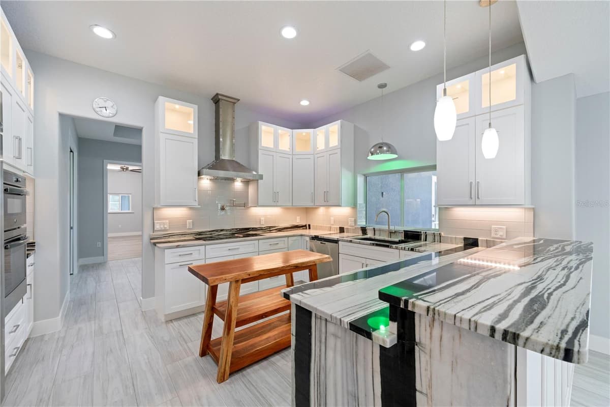 4931 DORA DRIVE — photo 16 of 98