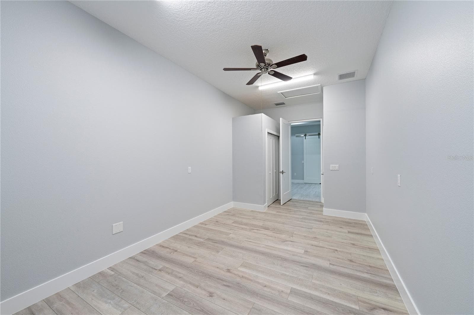 4931 DORA DRIVE — photo 43 of 98