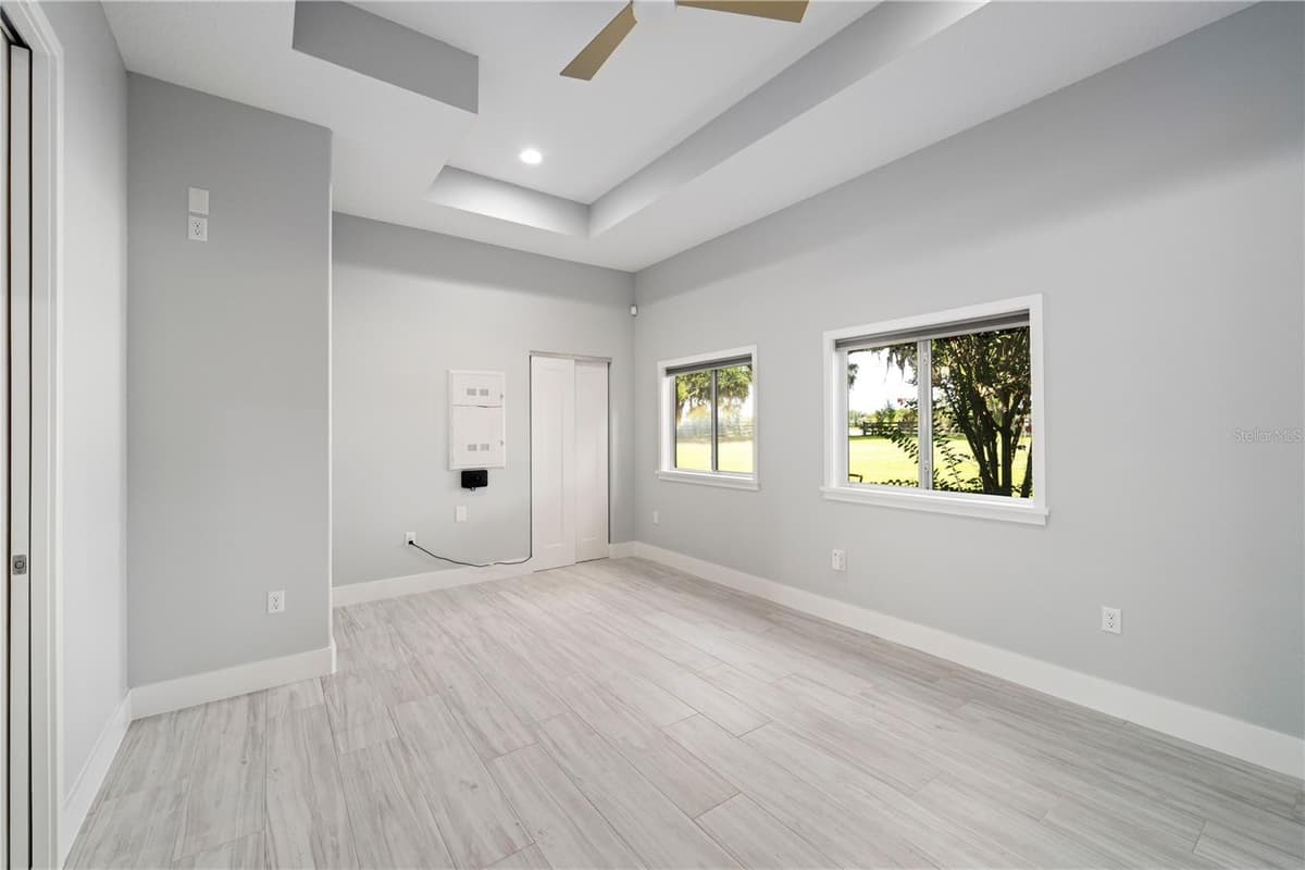 4931 DORA DRIVE — photo 27 of 98