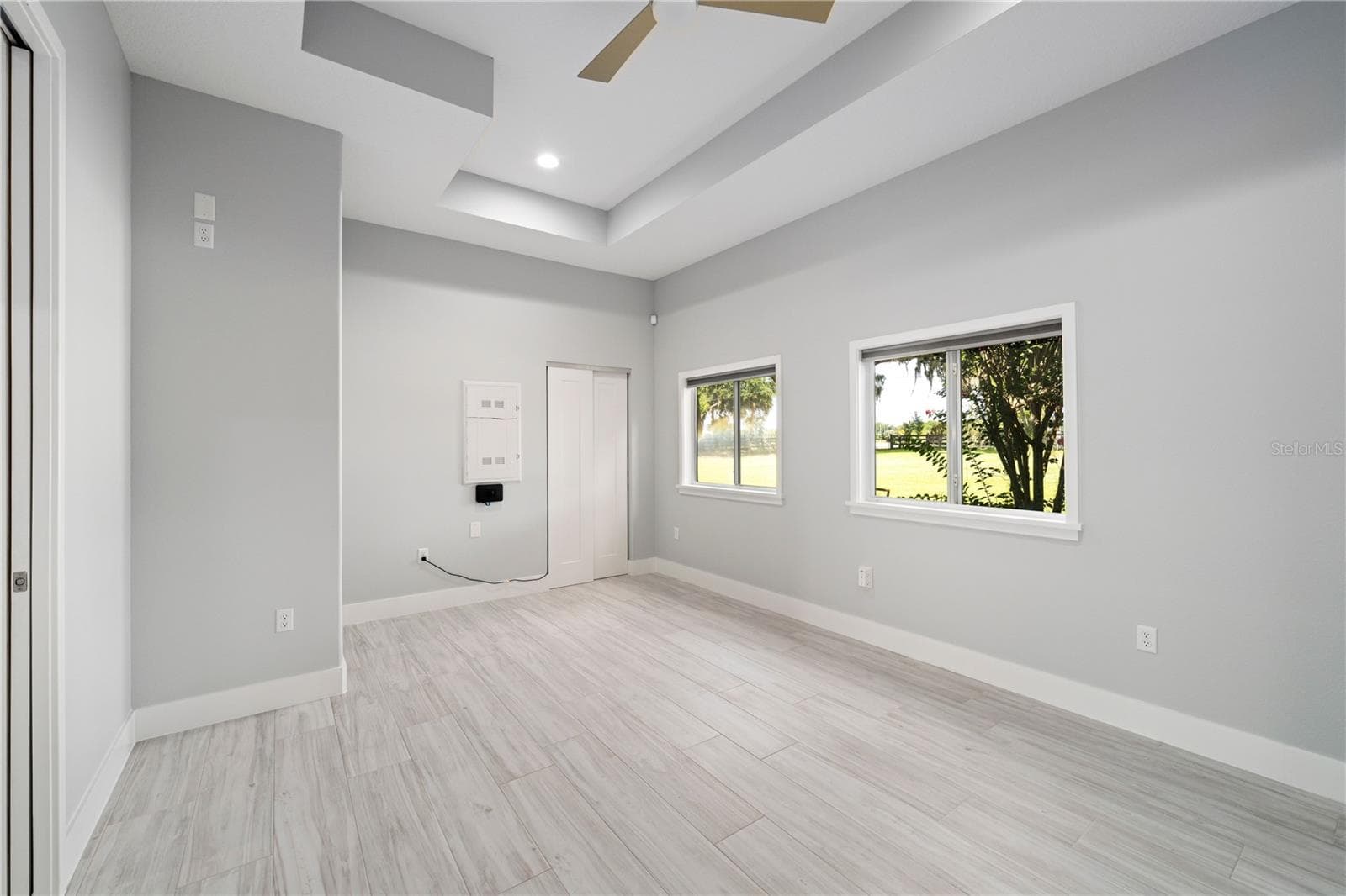4931 DORA DRIVE — photo 27 of 98