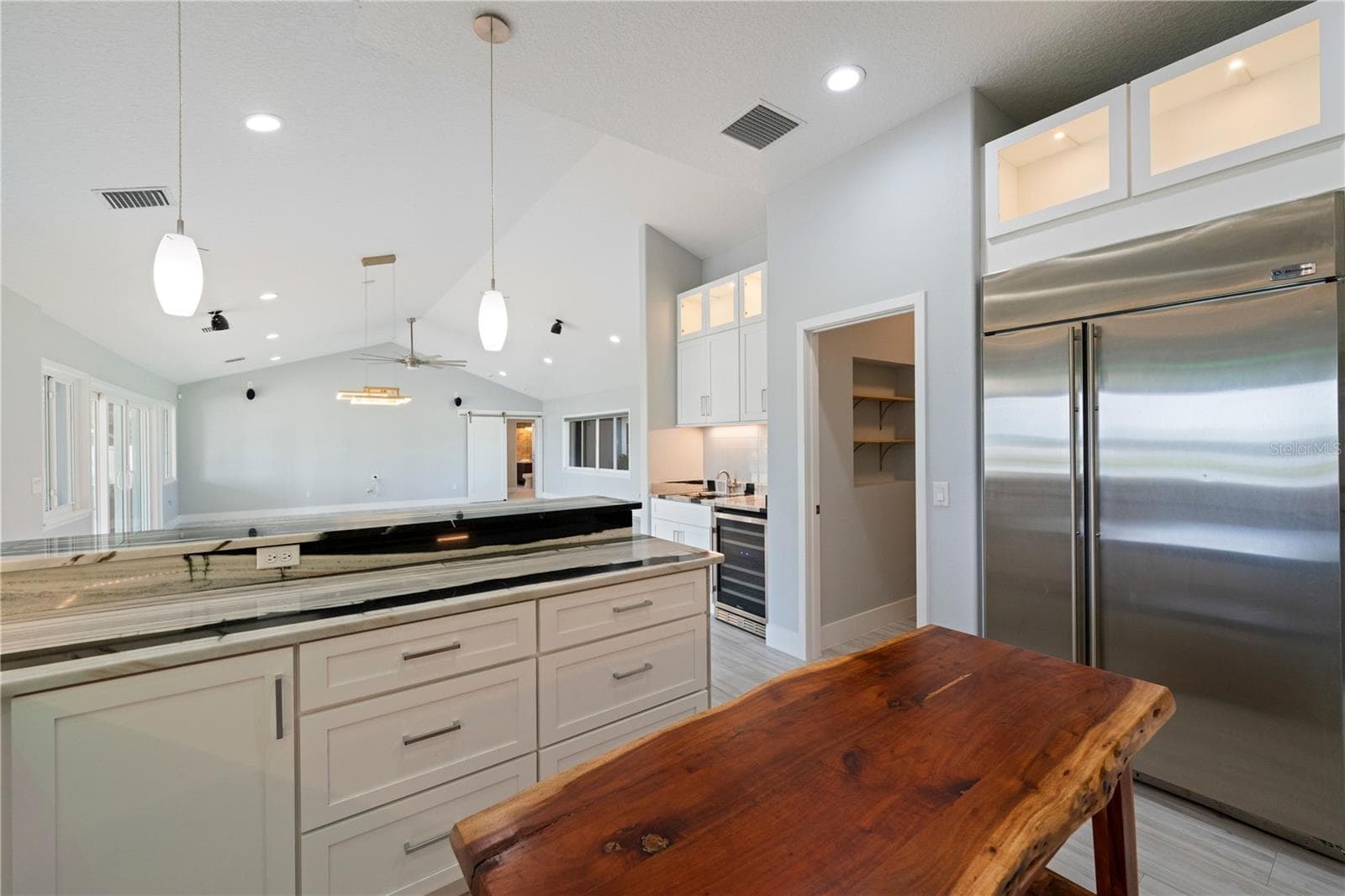 4931 DORA DRIVE — photo 19 of 98