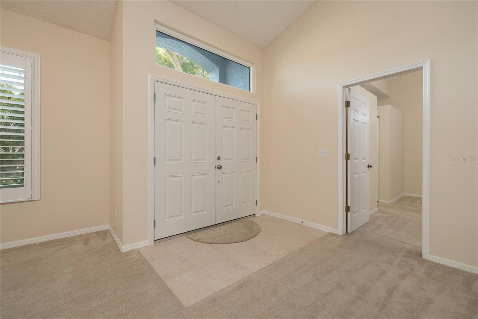 2972 ROBINWOOD LANE — photo 4 of 38