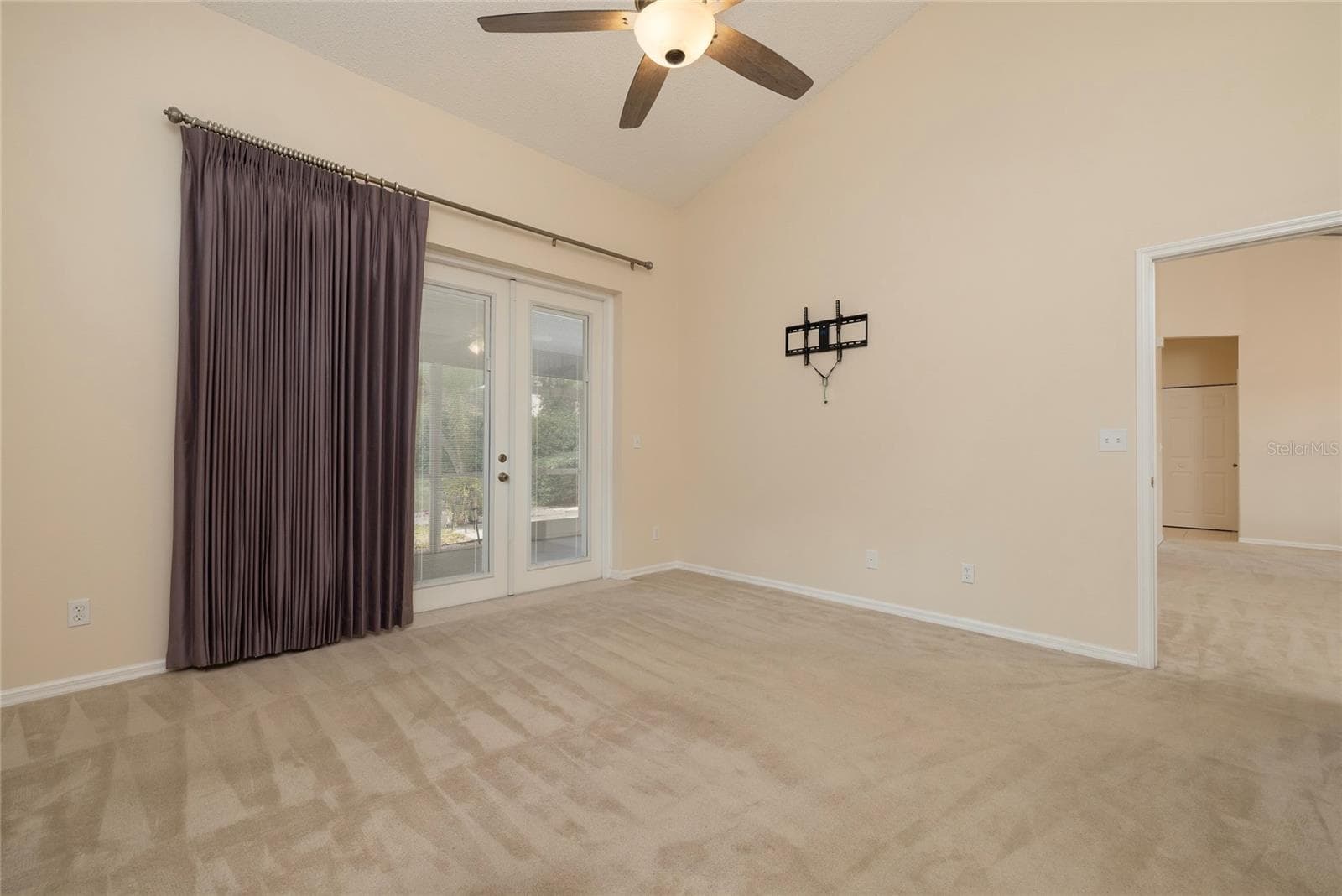 2972 ROBINWOOD LANE — photo 15 of 38
