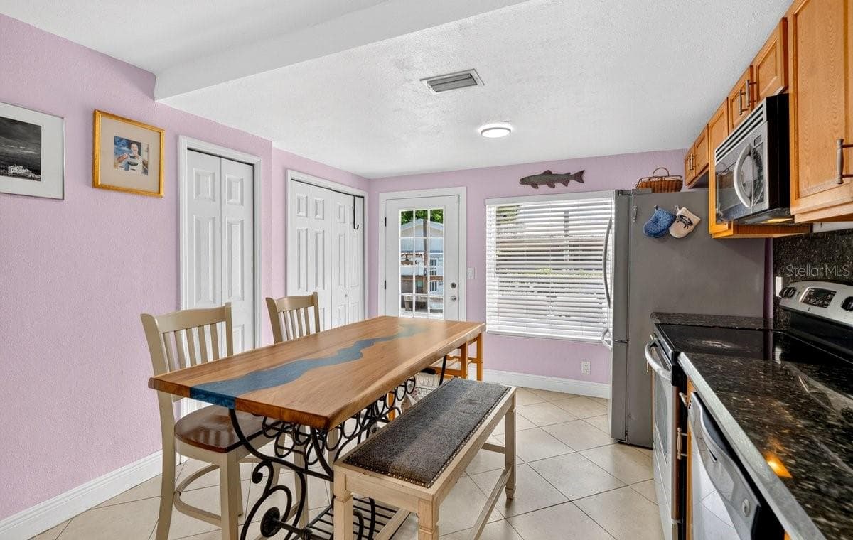 616 DORA STREET — photo 15 of 54