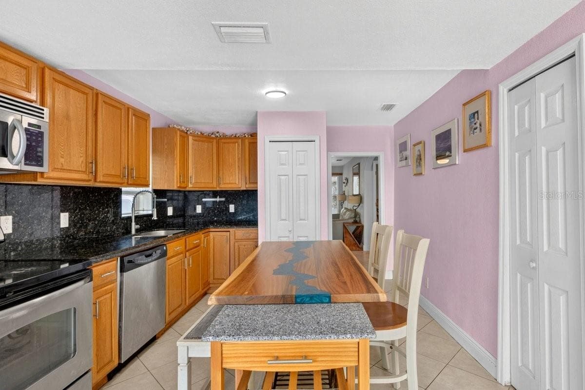 616 DORA STREET — photo 17 of 54