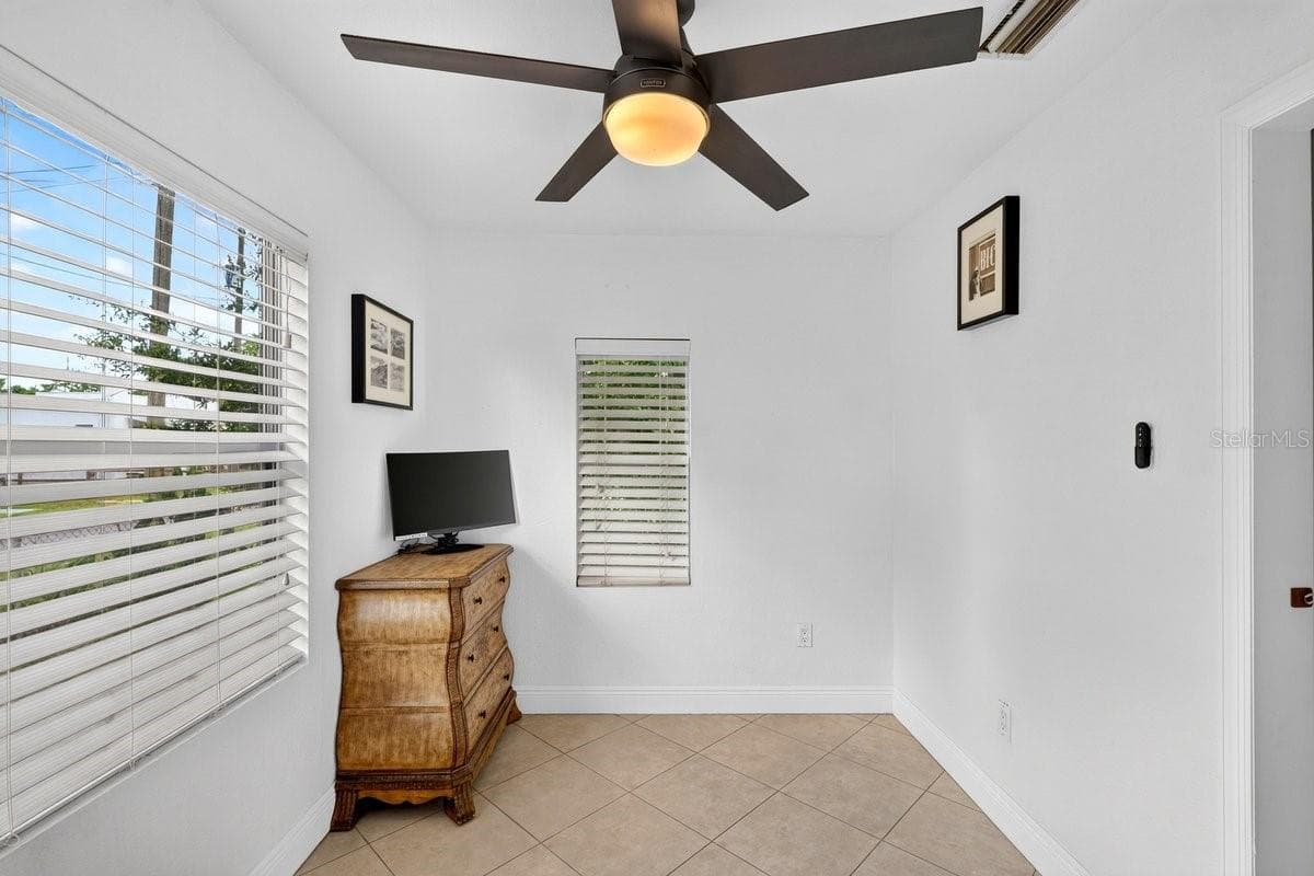 616 DORA STREET — photo 12 of 54